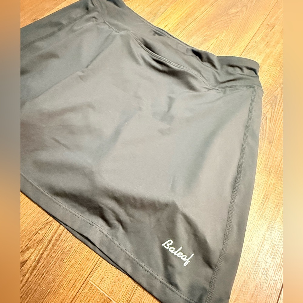 Baleaf Black Athletic Skirt with Built-In Shorts Size Medium - Picture 2 of 5
